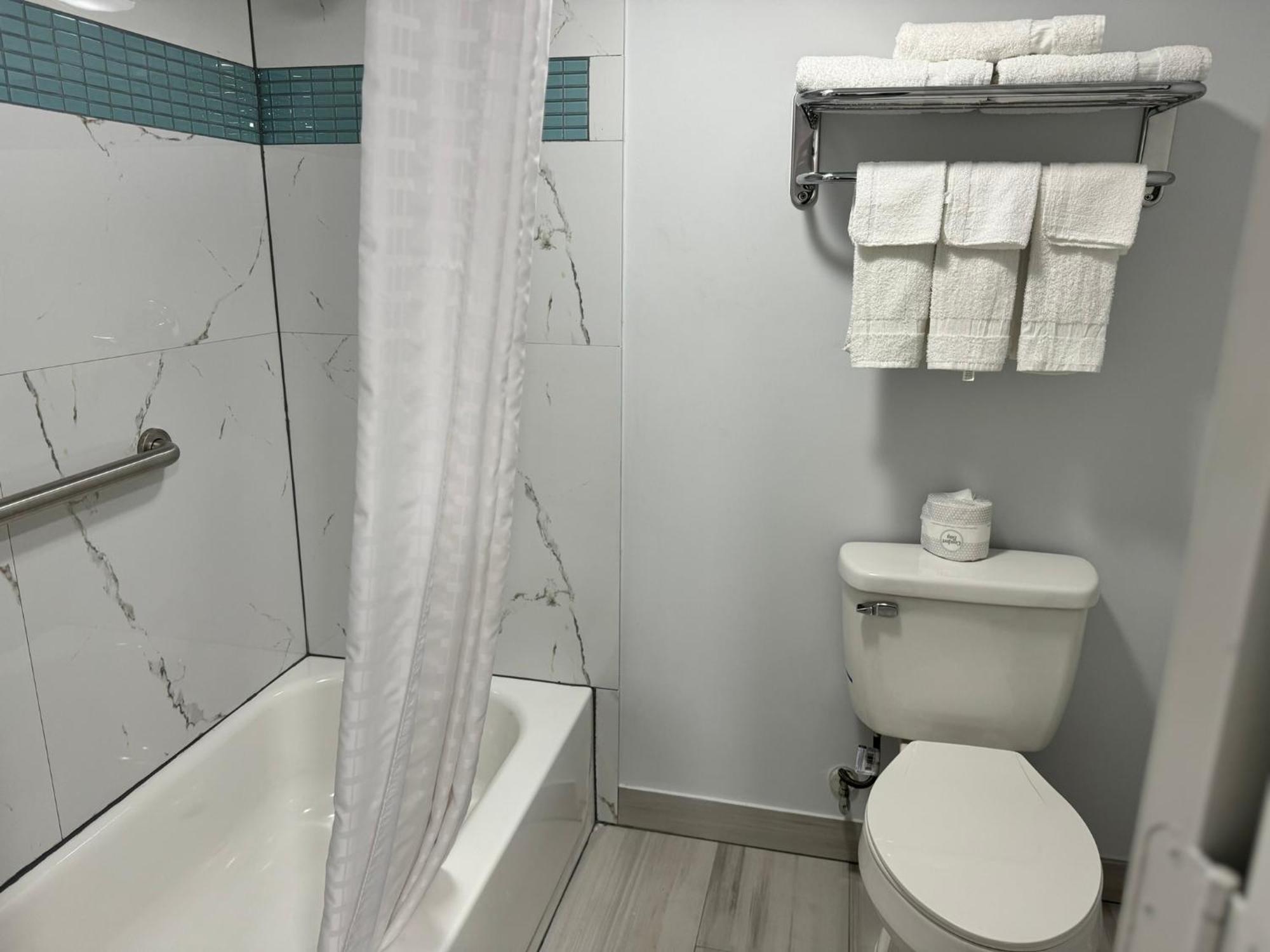 Continental Inn And Suites Nacogdoches Tx Sfa University Downtown Экстерьер фото