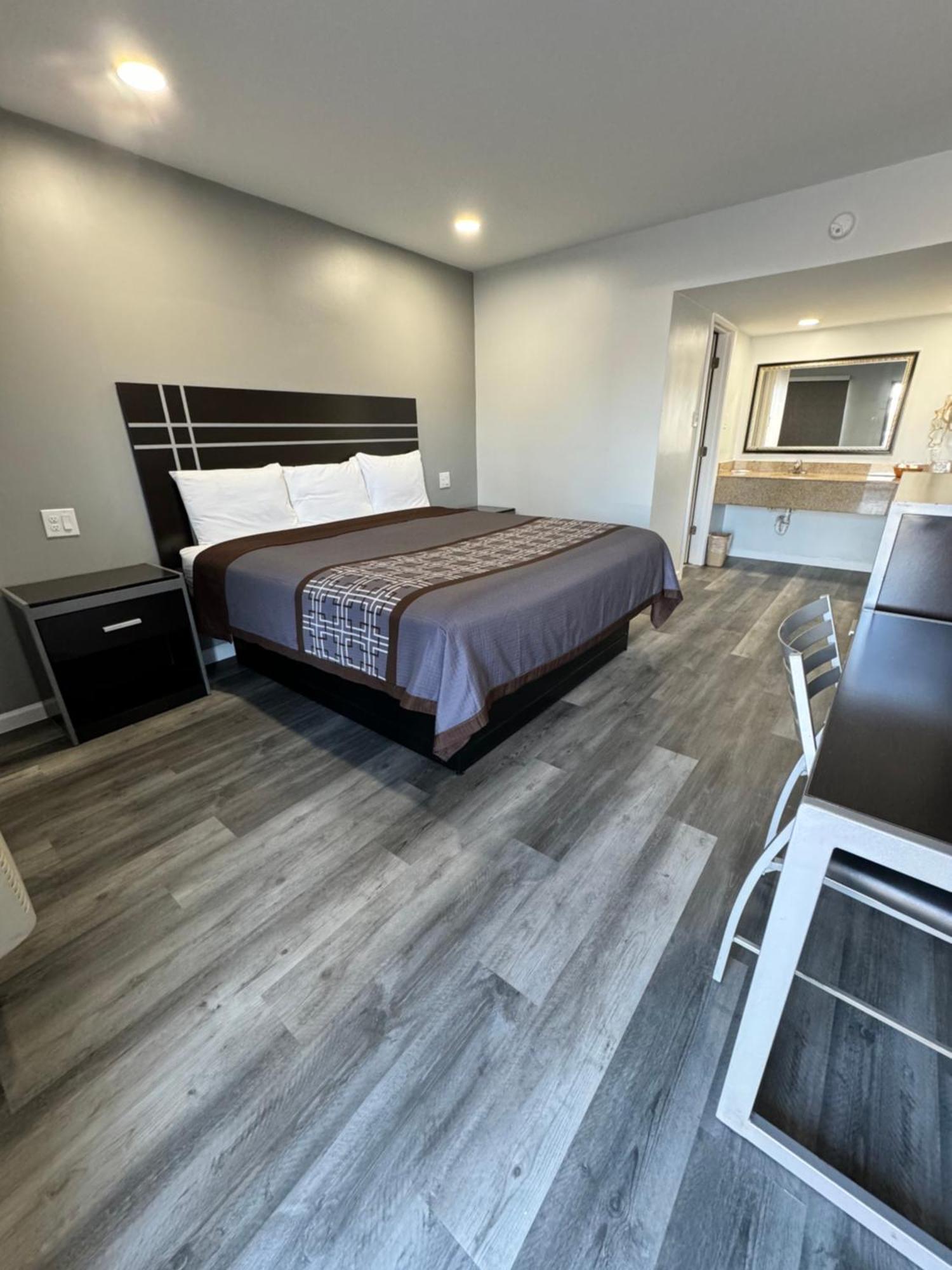 Continental Inn And Suites Nacogdoches Tx Sfa University Downtown Экстерьер фото
