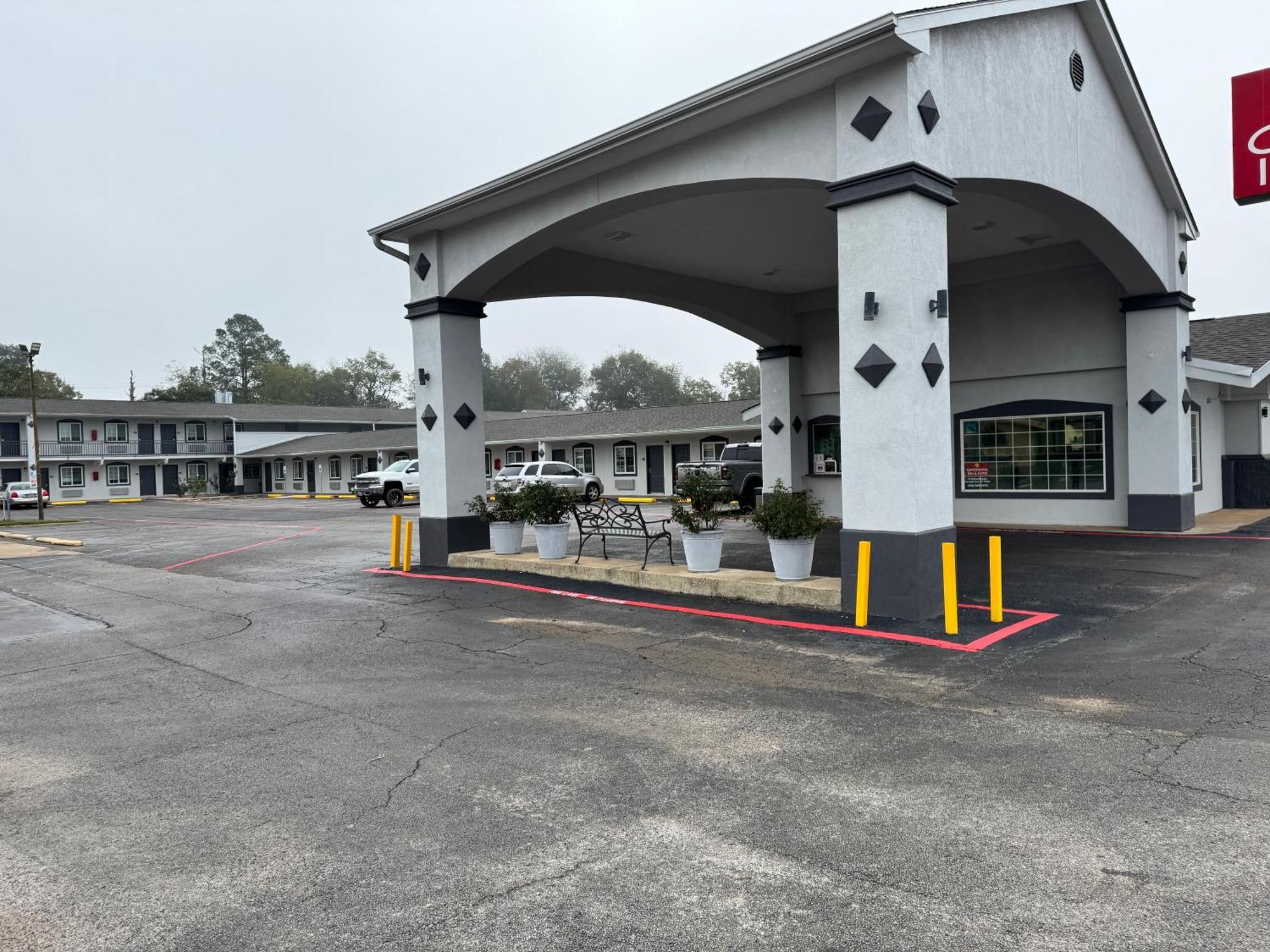 Continental Inn And Suites Nacogdoches Tx Sfa University Downtown Экстерьер фото